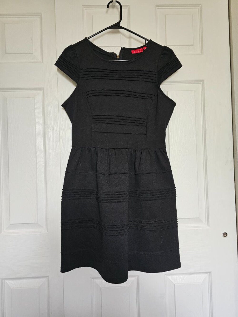 Elle Black Textured Pleated Pintuck Cap Sleeve Flare Dress - Size 10